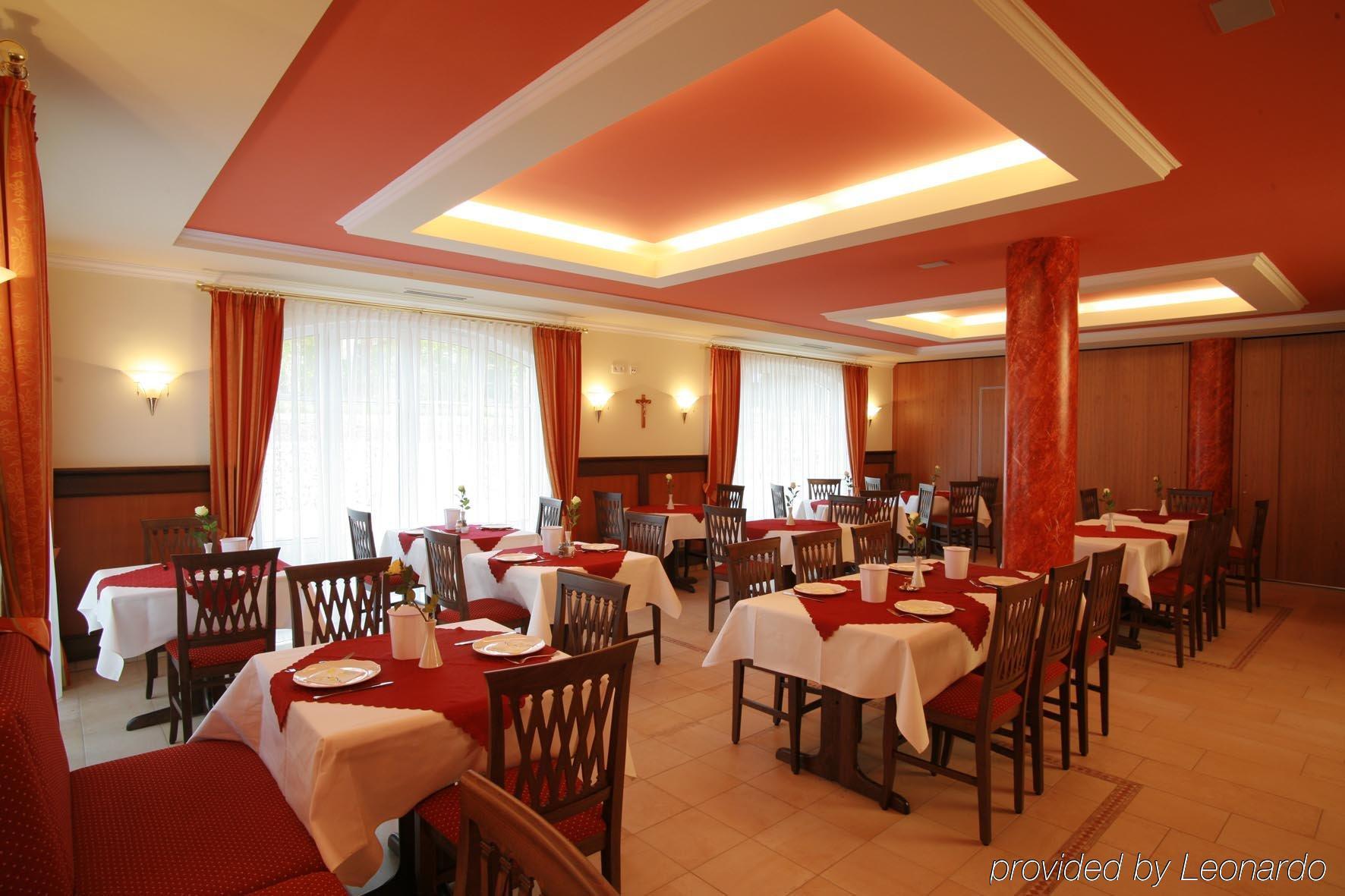 Akzent Hotel Bayerwald-Residenz Neukirchen  Restoran gambar